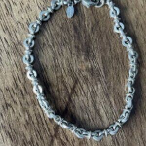 Vintage Monet Unique Link Bracelet Silver Tone Circle Figure Eight Links Signed